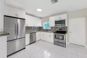 2728 Dewey St, Hollywood, FL 33020 - Photo 9