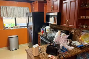 2770 W 61st Pl, Hialeah, FL 33016 - Photo 9
