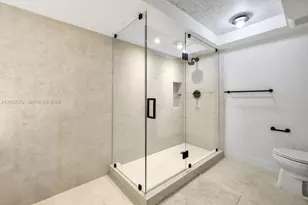 1800 Sunset Harbour Dr, Miami Beach, FL 33139 - Photo 17