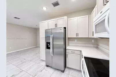 2419 SE 11th St, Homestead, FL 33035 - Photo 9
