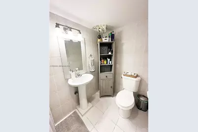 2750 NE 183rd St #1404, Aventura, FL 33160 - Photo 9