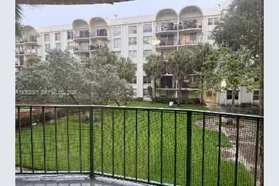 9320 Fontainebleau Blvd #213, Miami, FL 33172 - Photo 5