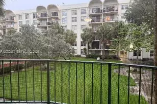 9320 Fontainebleau Blvd, Miami, FL 33172 - Photo 5