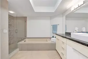 1000 E Island Blvd, Aventura, FL 33160 - Photo 19