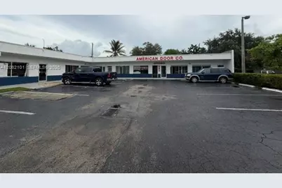 595 W Prospect Rd, Oakland Park, FL 33309 - Photo 3