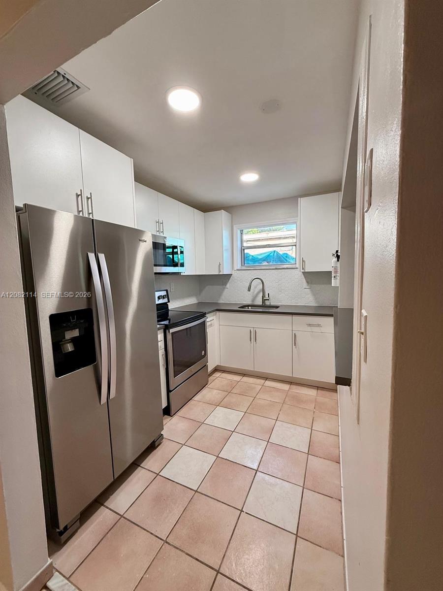 2433 SW 11th St - 2433 SW 11th St, Miami, FL 33135 Luxury Property | Jose Angel Pina