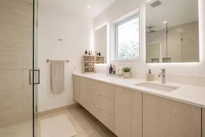145 S Prospect Dr, Coral Gables, FL 33133 - Photo 7