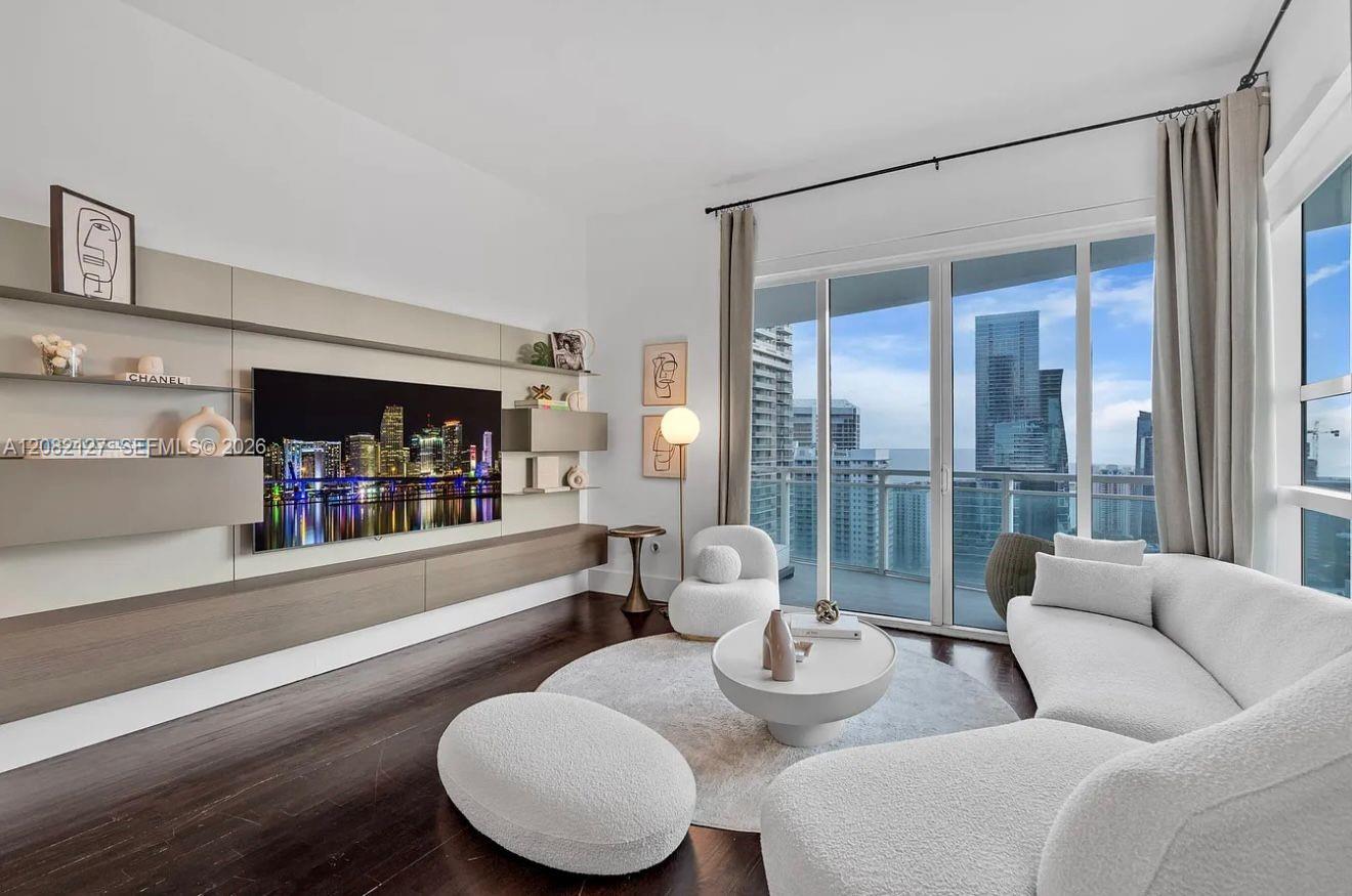 951 Brickell Ave #4111 - 951 Brickell Ave #4111, Miami, FL 33131 Luxury Property | Jose Angel Pina