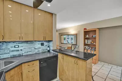 95 N Birch Rd #301, Fort Lauderdale, FL 33304 - Photo 25