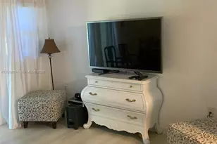 11183 NW 7th St, Miami, FL 33172 - Photo 9
