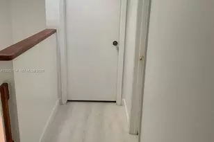 11183 NW 7th St, Miami, FL 33172 - Photo 15