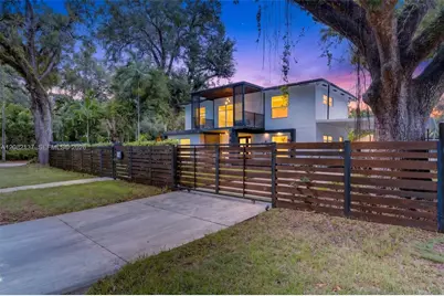 701 NE 164th St, Miami, FL 33162 - Photo 11