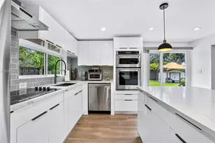 701 NE 164th St, Miami, FL 33162 - Photo 25