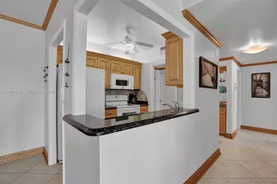 400 N Riverside Dr #406, Pompano Beach, FL 33062 - Photo 9