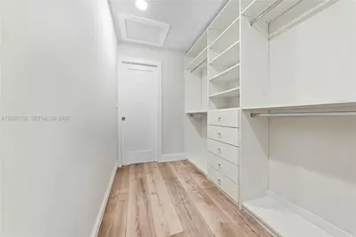 1077 NW 170th Ave, Pembroke Pines, FL 33028 - Photo 17