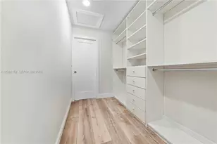 1077 NW 170th Ave, Pembroke Pines, FL 33028 - Photo 17