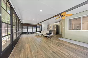 1077 NW 170th Ave, Pembroke Pines, FL 33028 - Photo 23