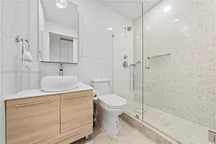 1077 NW 170th Ave, Pembroke Pines, FL 33028 - Photo 9