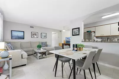 160 NE 8th Ave #1A, Hallandale Beach, FL 33009 - Photo 5