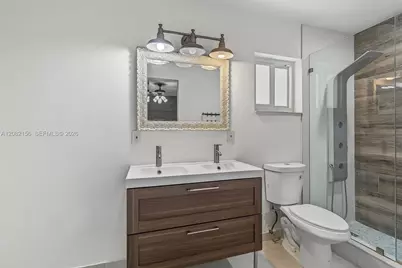 10711 SW 70th St, Miami, FL 33173 - Photo 9