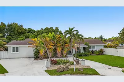 10711 SW 70th St, Miami, FL 33173 - Photo 1