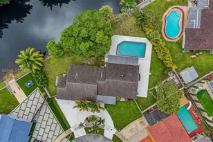 10711 SW 70th St, Miami, FL 33173 - Photo 39