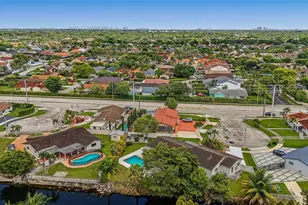 10711 SW 70th St, Miami, FL 33173 - Photo 37