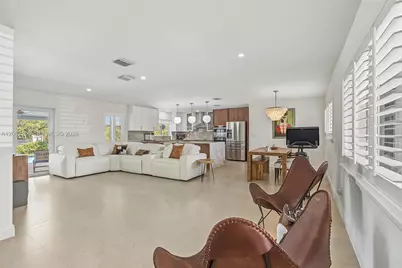 10711 SW 70th St, Miami, FL 33173 - Photo 5