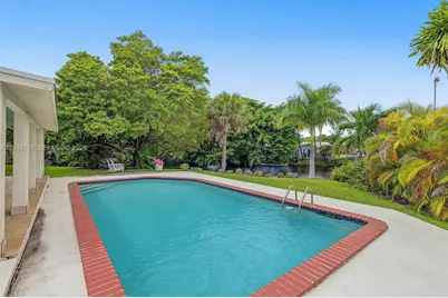 10711 SW 70th St, Miami, FL 33173 - Photo 21