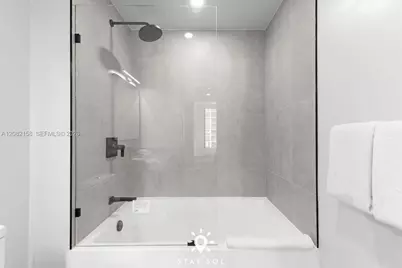 121 NE 5th St #1706, Miami, FL 33132 - Photo 25