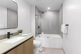 121 NE 5th St, Miami, FL 33132 - Photo 23