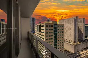 121 NE 5th St, Miami, FL 33132 - Photo 1