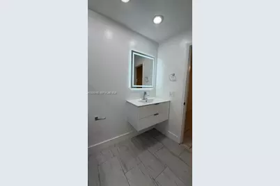 6070 W 18th Ave #306, Hialeah, FL 33012 - Photo 9