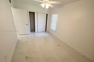 752 NW 4th St, Miami, FL 33128 - Photo 7