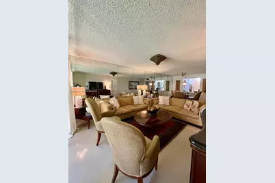 8592 W Sunrise Blvd #111, Plantation, FL 33322 - Photo 5