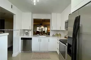 8592 W Sunrise Blvd, Plantation, FL 33322 - Photo 9