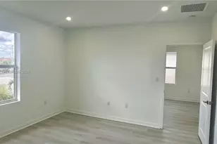 619 NE 4th St, Florida City, FL 33034 - Photo 13
