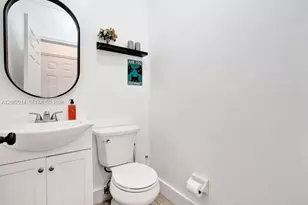 2238 SE 26th Ln, Homestead, FL 33035 - Photo 9
