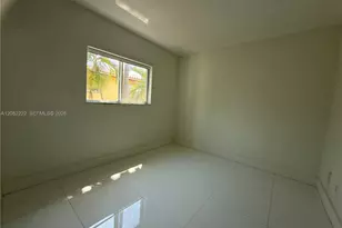 695 SW 11th St, Miami, FL 33129 - Photo 15