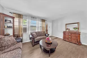 13250 SW 7th Ct, Pembroke Pines, FL 33027 - Photo 5