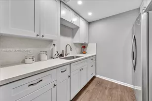 13250 SW 7th Ct, Pembroke Pines, FL 33027 - Photo 11