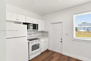 10215 SW 184th St, Cutler Bay, FL 33157 - Photo 5