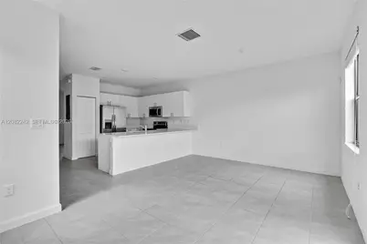28641 SW 132nd Ct, Homestead, FL 33033 - Photo 9