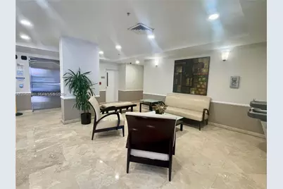 900 SW 8th St #808, Miami, FL 33130 - Photo 5