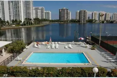 2750 NE 183rd St #601, Aventura, FL 33160 - Photo 3
