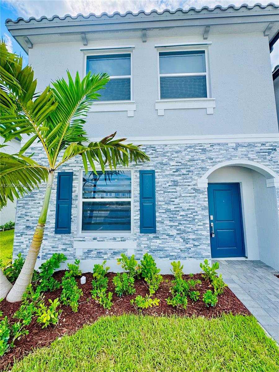 124 SE 10th Ct #124 - 124 SE 10th Ct #124, Homestead, FL 33034 Luxury Property | Jose Angel Pina