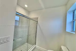 124 SE 10th Ct, Homestead, FL 33034 - Photo 23