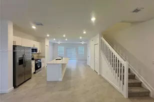 124 SE 10th Ct, Homestead, FL 33034 - Photo 5