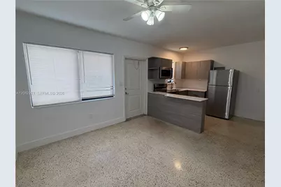 600 SW 10th St #5, Miami, FL 33130 - Photo 5