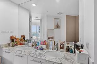 500 Brickell Ave, Miami, FL 33131 - Photo 19